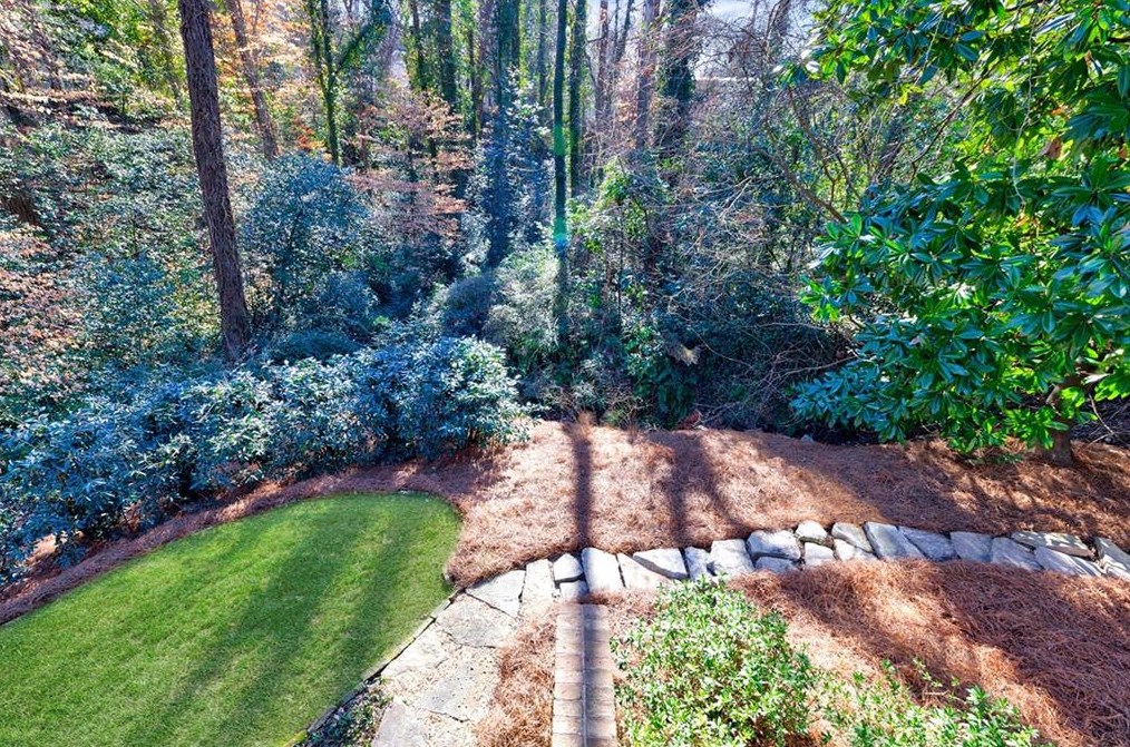 1858 Windemere Dr, Atlanta GA  30324-4918 exterior