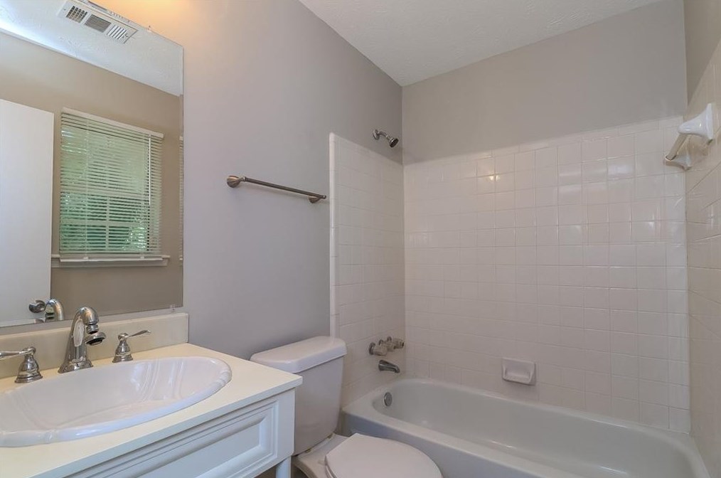 2467 Deep Shoals Cir, Decatur GA  30034-1238 exterior