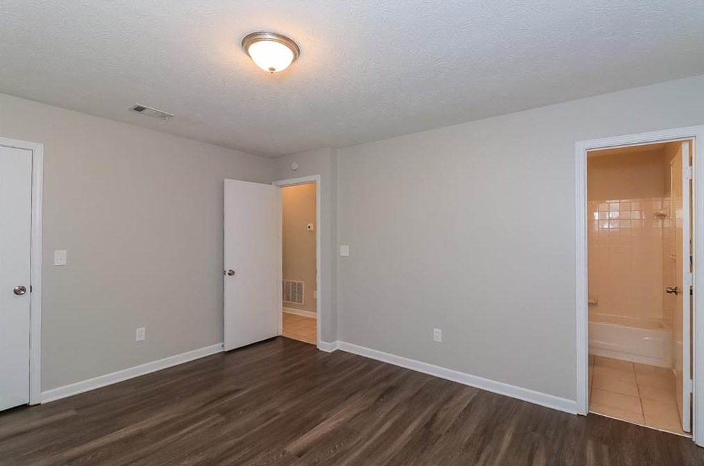 2467 Deep Shoals Cir, Decatur GA  30034-1238 exterior