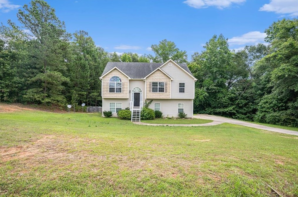 155 Liberty Bell Ln, Griffin, GA 30224-8247