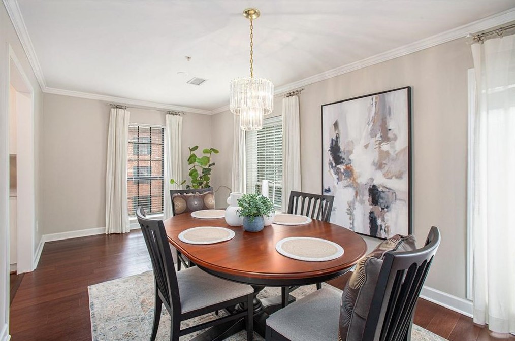 28204 Plantation Dr, Atlanta GA  30324-2941 exterior