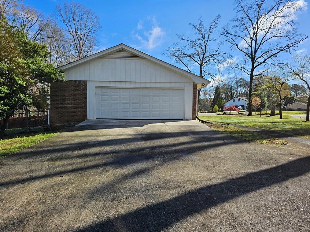 2030 Veracruz Dr, Lithonia, GA 30039