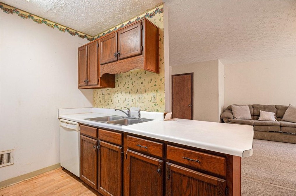 1665 Underwood Dr, Conyers GA  30013-2305 exterior
