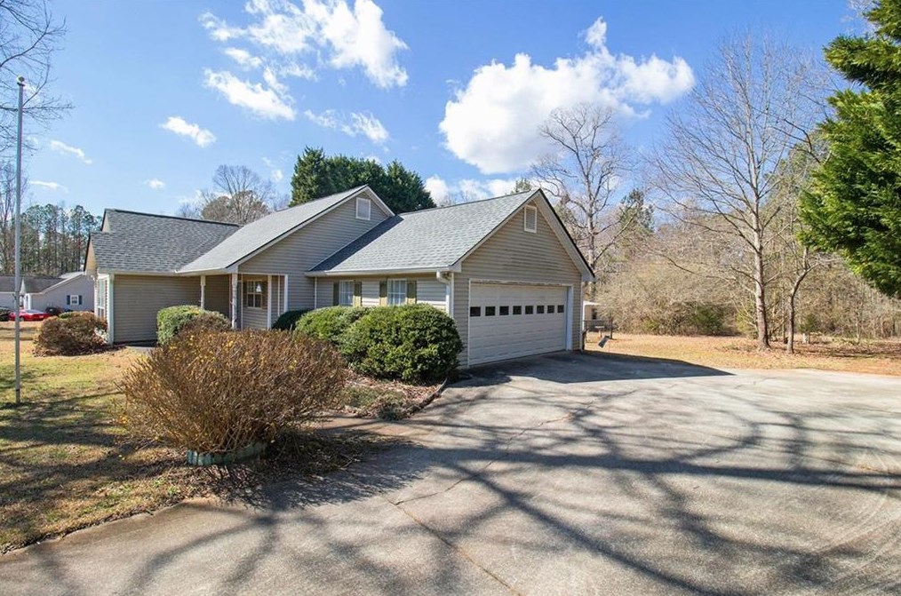 40 Chimney Ct, Porterdale, GA 30014-5708