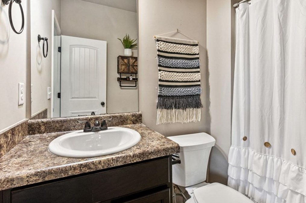 2858 Shadowstone Way, Winder GA  30680-2985 exterior