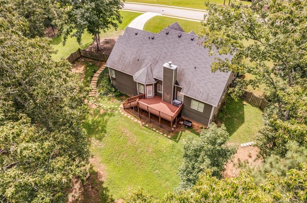 2858 Shadowstone Way, Winder GA  30680-2985 exterior