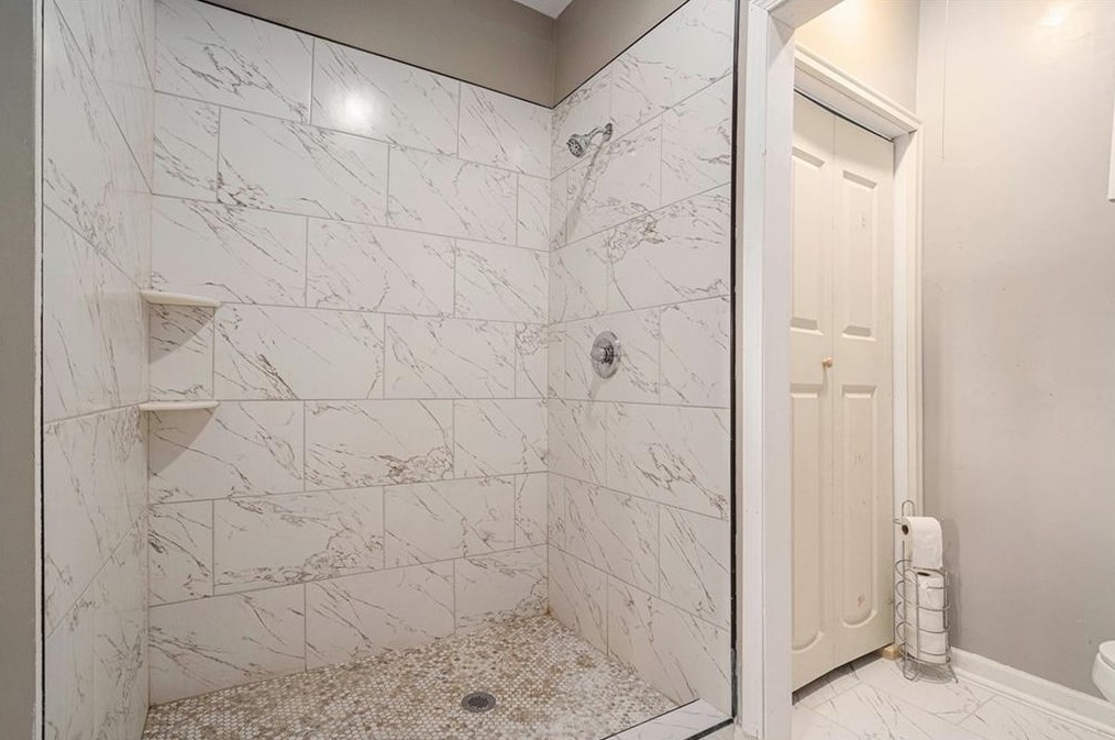 240 Morton Creek Cir, Alpharetta GA  30022-8100 exterior