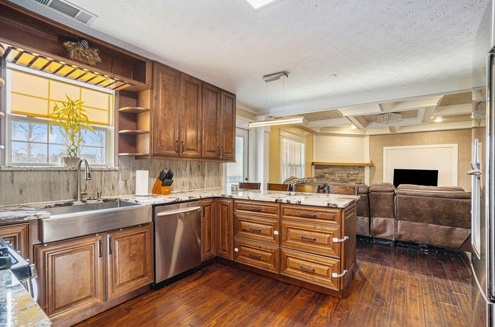 240 Morton Creek Cir, Alpharetta GA  30022-8100 exterior