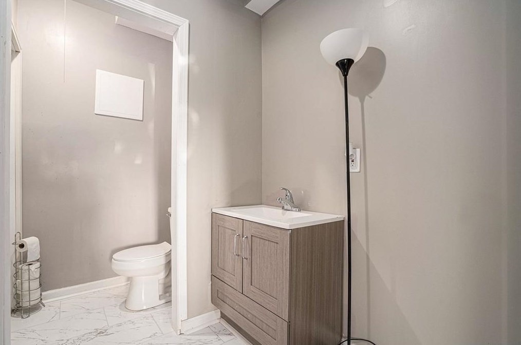 240 Morton Creek Cir, Alpharetta GA  30022-8100 exterior