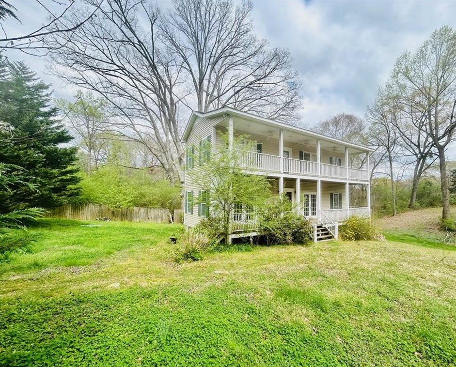 404 Main St, Talmo, GA 30575-1802
