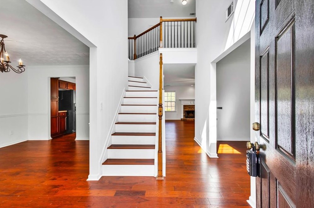 5452 Skylar Creek Ln, Buford, GA 30518