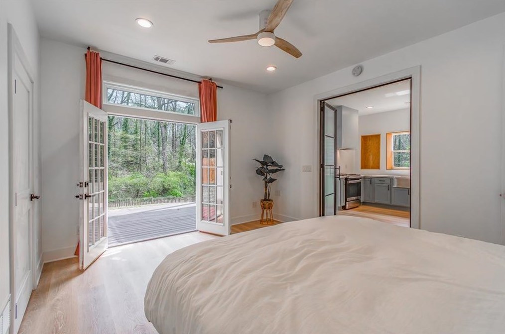 2556 Kickerillo Way, Atlanta GA  30316-3232 exterior
