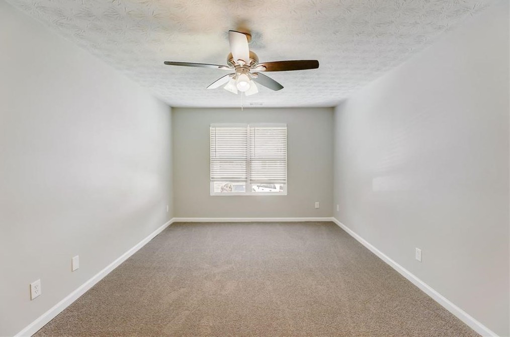 1054 Autumn Crest Ct, Stone Mountain GA  30083-5155 exterior