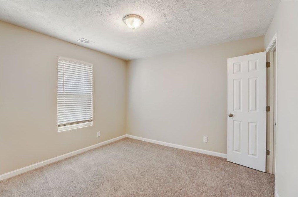 1054 Autumn Crest Ct, Stone Mountain GA  30083-5155 exterior