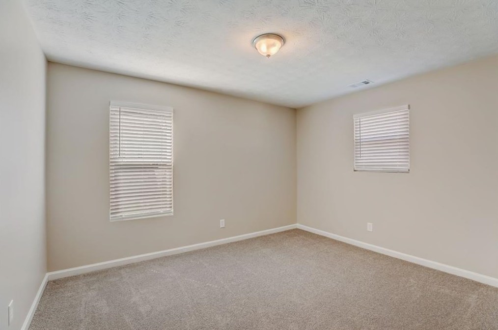 1054 Autumn Crest Ct, Stone Mountain GA  30083-5155 exterior