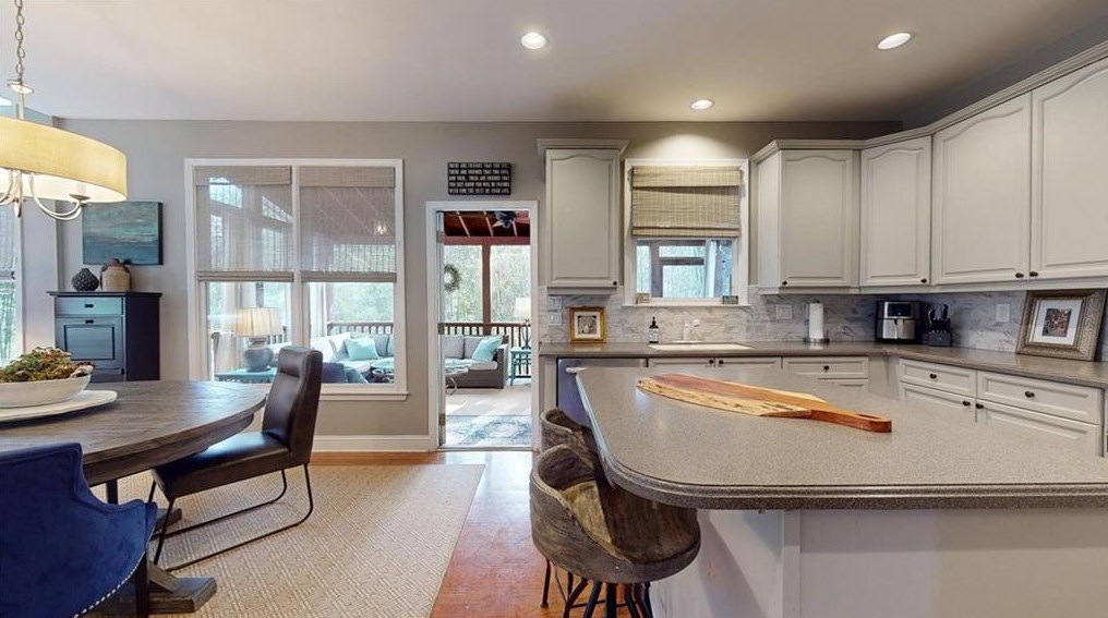 1557 Reserve Cir, Decatur GA  30033-1538 exterior