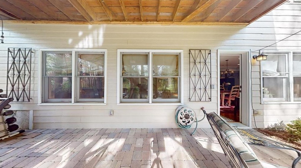 1557 Reserve Cir, Decatur GA  30033-1538 exterior