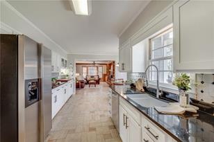 681 Hilton Ave - Photo 10