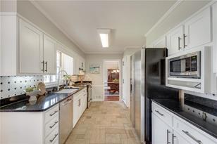 681 Hilton Ave - Photo 12