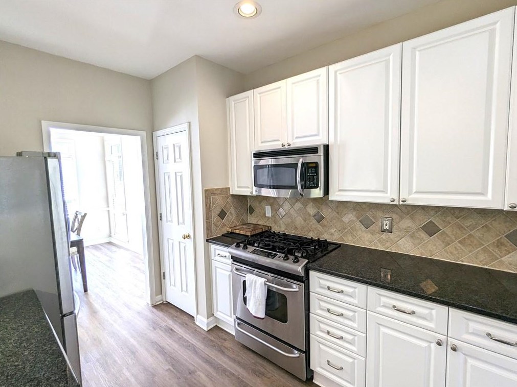 215 Ridley Ln, Decatur GA  30030-2912 exterior