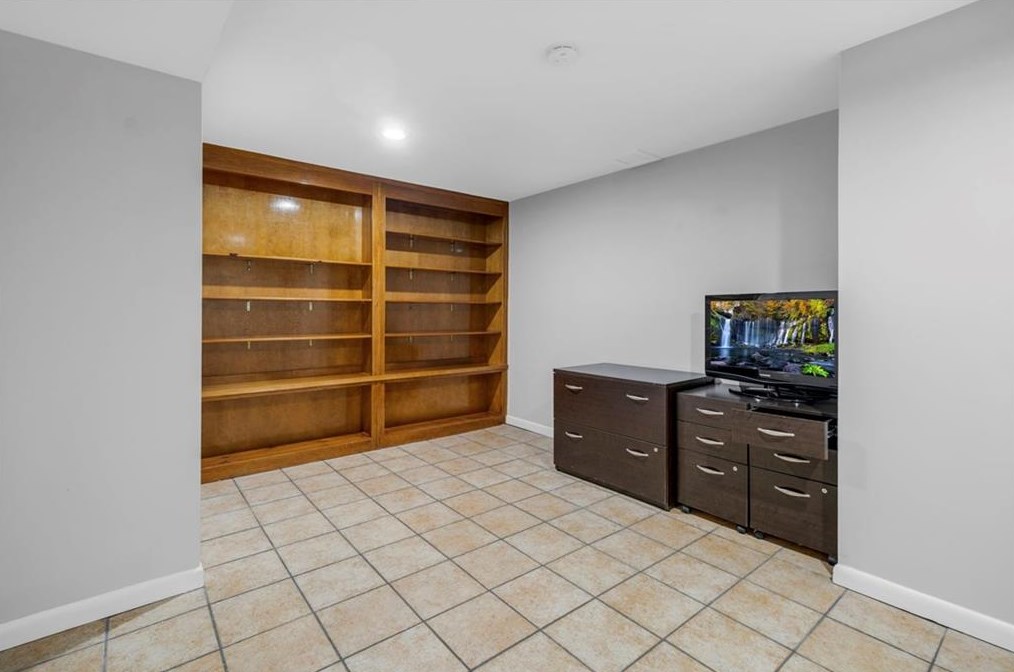5015 Willow Bluff Dr, Atlanta GA  30350-1035 exterior