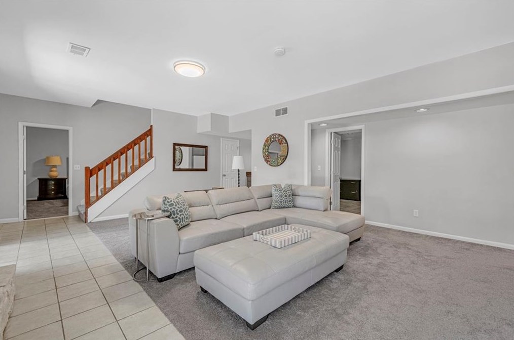 5015 Willow Bluff Dr, Atlanta GA  30350-1035 exterior