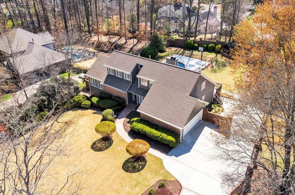 5015 Willow Bluff Dr, Atlanta GA  30350-1035 exterior