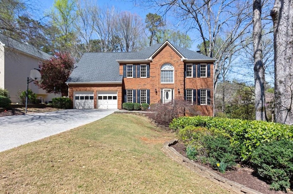 13080 Magnolia Crescent Dr, Roswell, GA 30075-5550