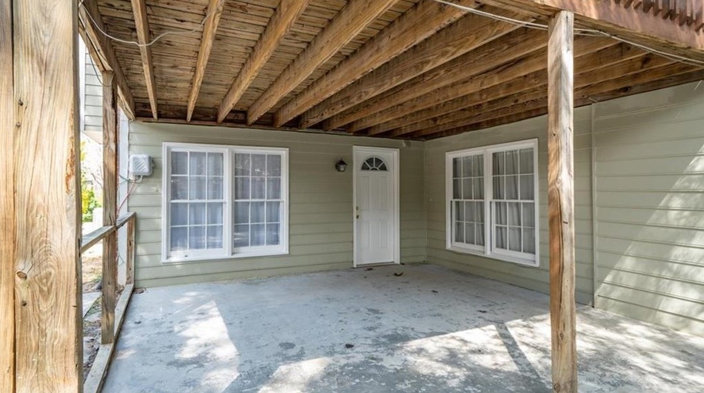 2953 4 Oaks Dr, Atlanta GA  30360-1753 exterior