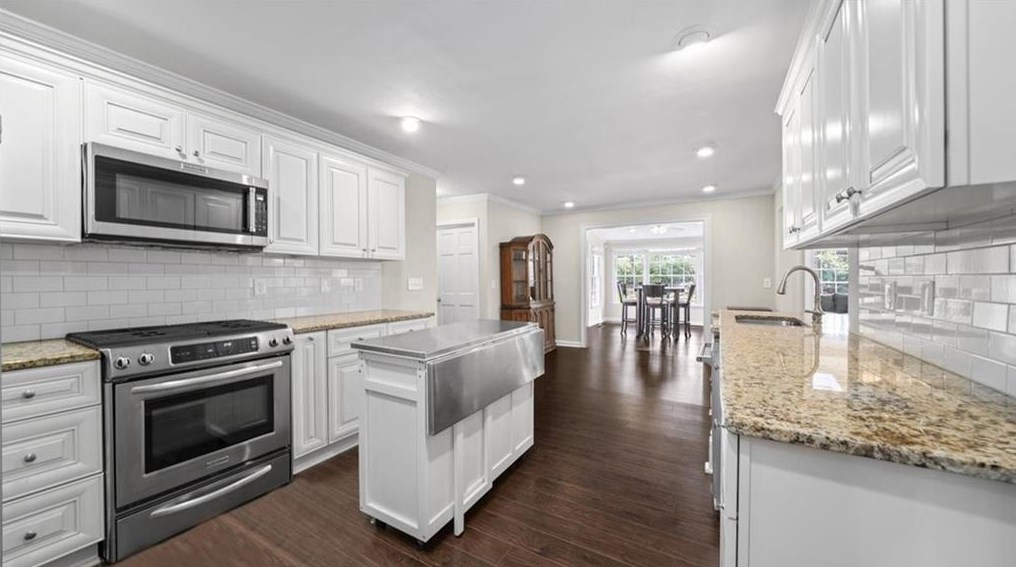 2953 4 Oaks Dr, Atlanta GA  30360-1753 exterior