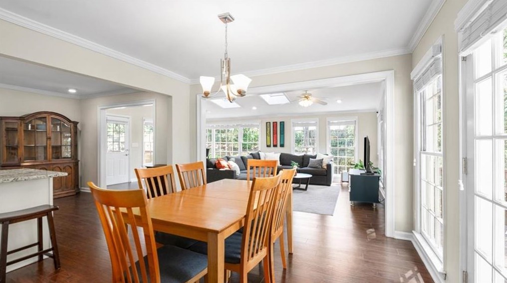 2953 4 Oaks Dr, Atlanta GA  30360-1753 exterior