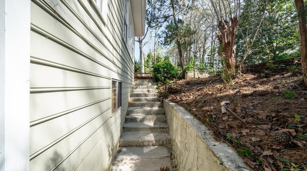 2953 4 Oaks Dr, Atlanta GA  30360-1753 exterior