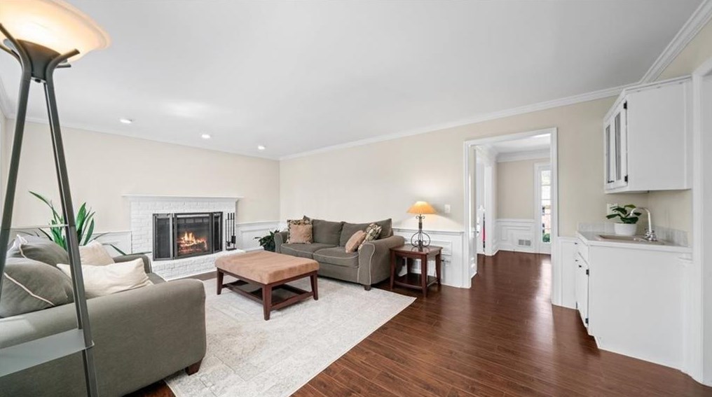 2953 4 Oaks Dr, Atlanta GA  30360-1753 exterior