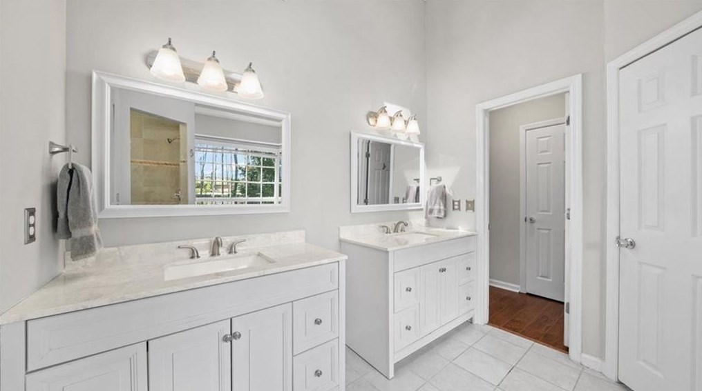 2953 4 Oaks Dr, Atlanta GA  30360-1753 exterior