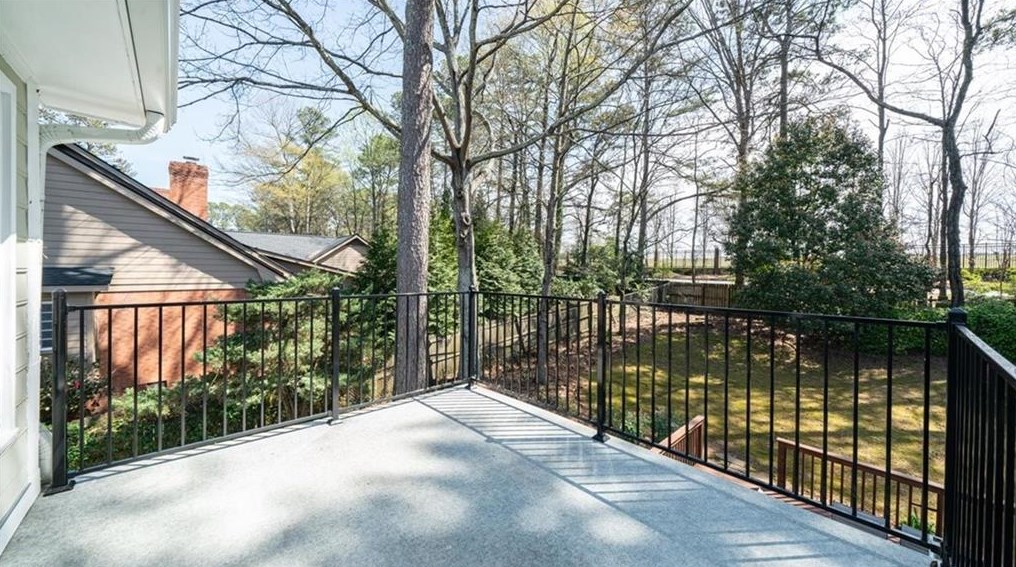 2953 4 Oaks Dr, Atlanta GA  30360-1753 exterior