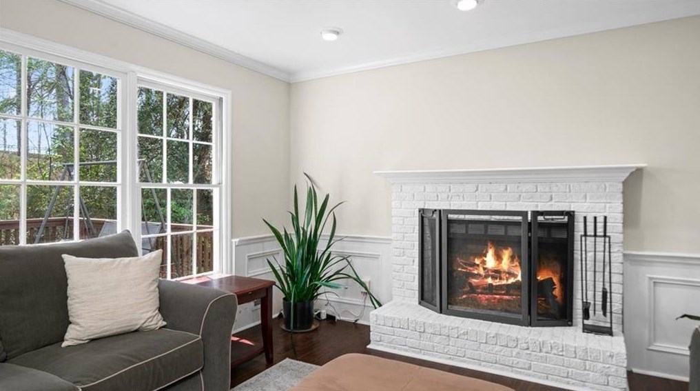 2953 4 Oaks Dr, Atlanta GA  30360-1753 exterior