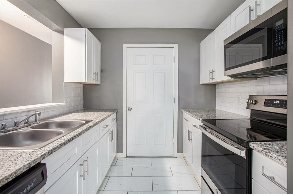 2304 Par 3 Way, Lithonia GA 30038-1805 exterior