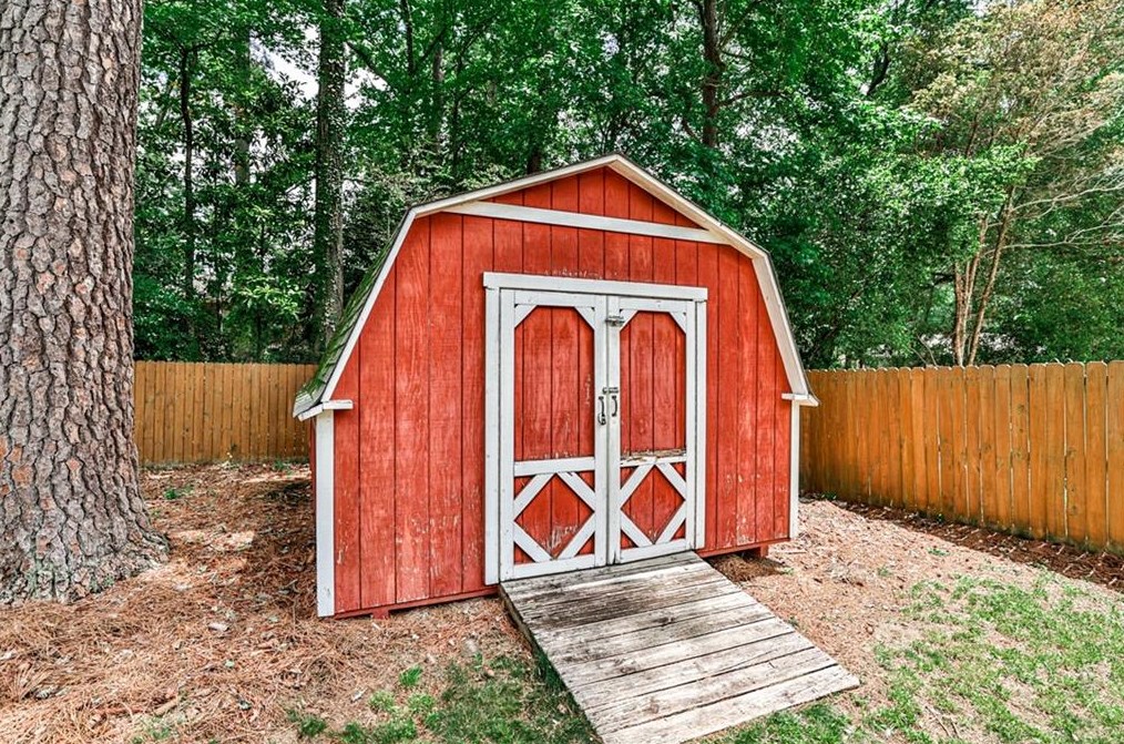 1845 Briarlake Cir, Decatur GA  30033-1126 exterior