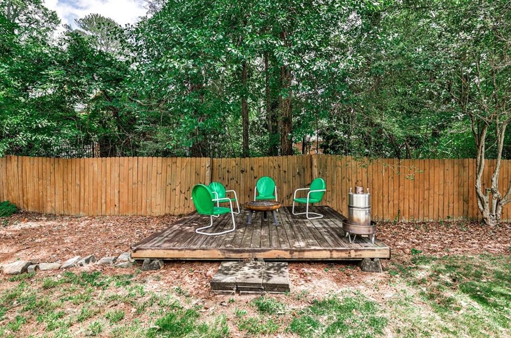 1845 Briarlake Cir, Decatur GA  30033-1126 exterior