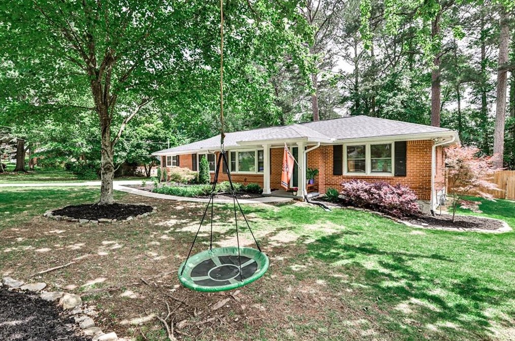 1845 Briarlake Cir, Decatur GA  30033-1126 exterior