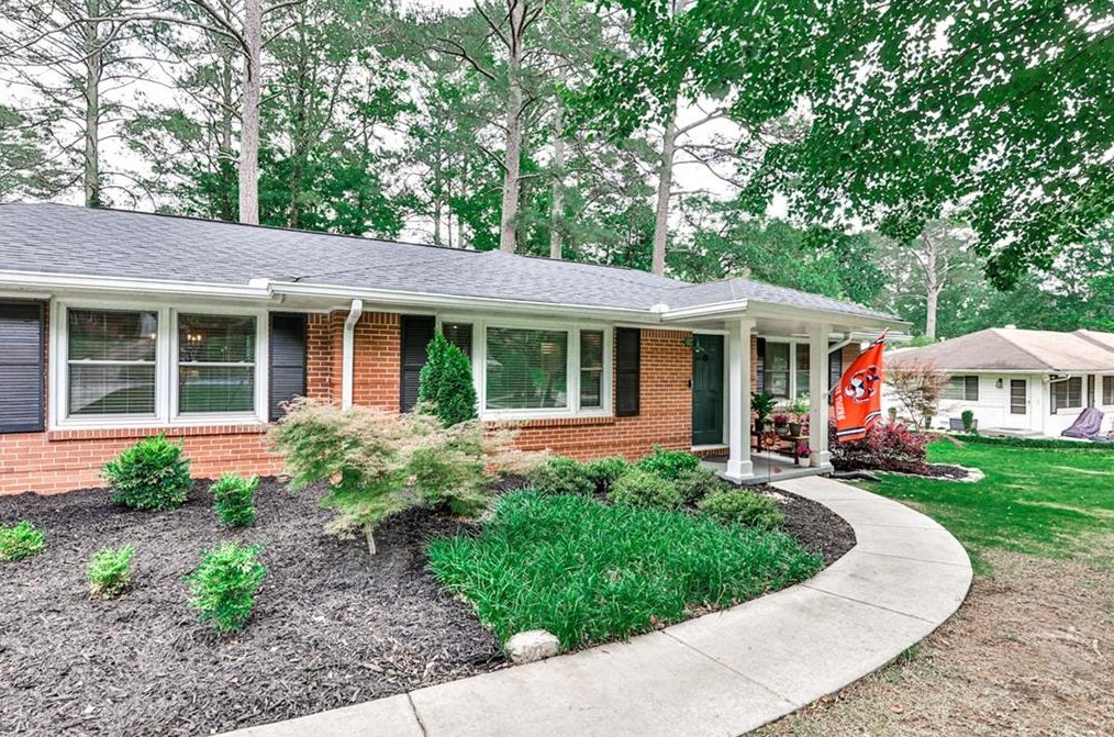 1845 Briarlake Cir, Decatur GA  30033-1126 exterior