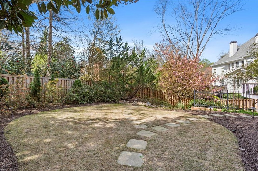 1539 Brookhaven Trce, Atlanta GA  30319-2557 exterior