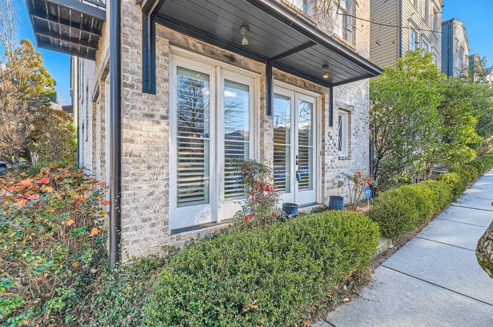 2079 Manchester St, Atlanta, GA 30324-4110