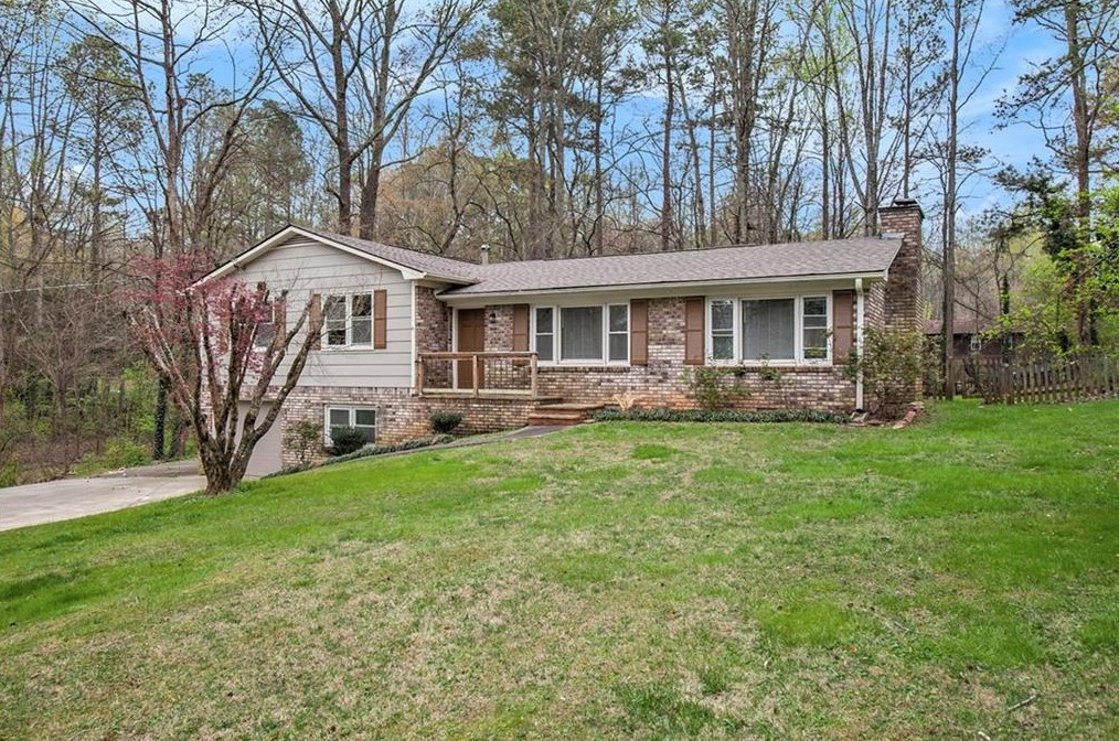 1525 Deerwood Ln, Acworth, GA 30102-1810
