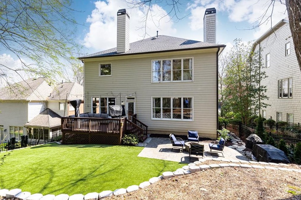 3188 Windsor Lake Dr, Atlanta GA  30319-2372 exterior