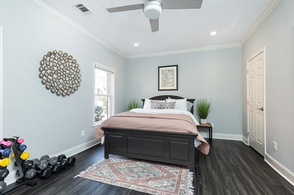 3188 Windsor Lake Dr, Atlanta GA  30319-2372 exterior