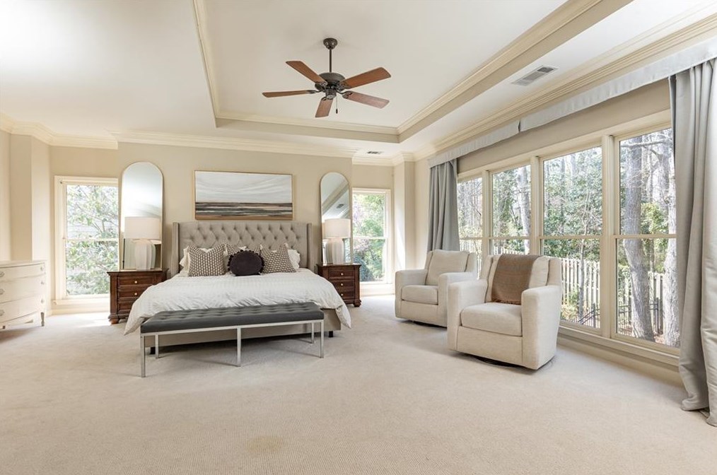 3188 Windsor Lake Dr, Atlanta GA  30319-2372 exterior