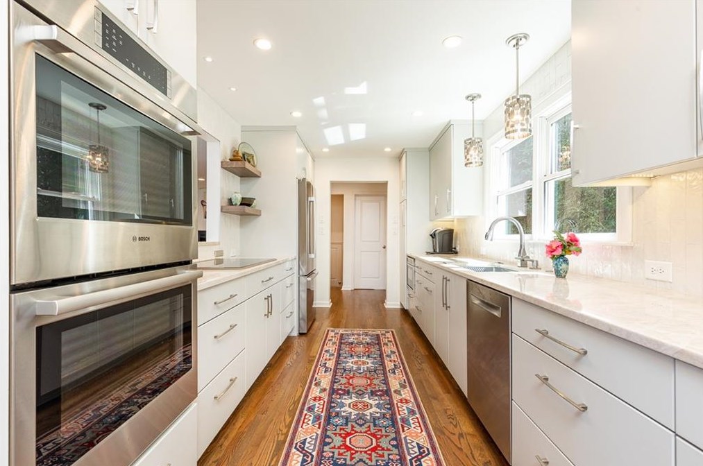 4000 Orch Lk Ct, Atlanta GA  30339-4633 exterior
