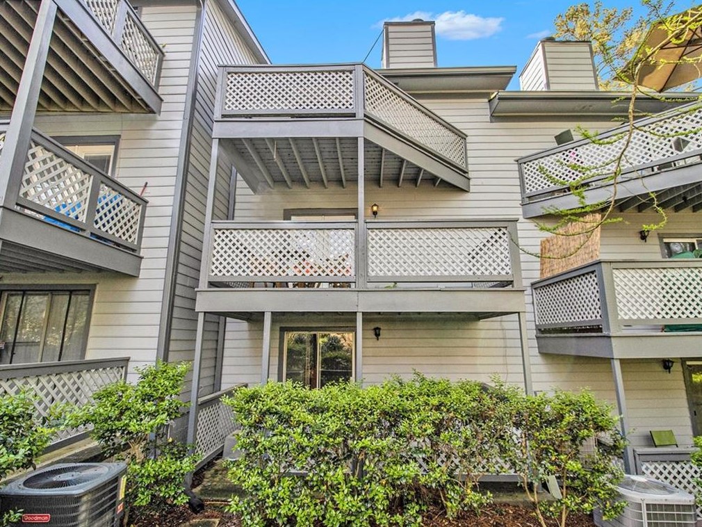 1196 Weatherstone Dr, Atlanta GA  30324-4643 exterior