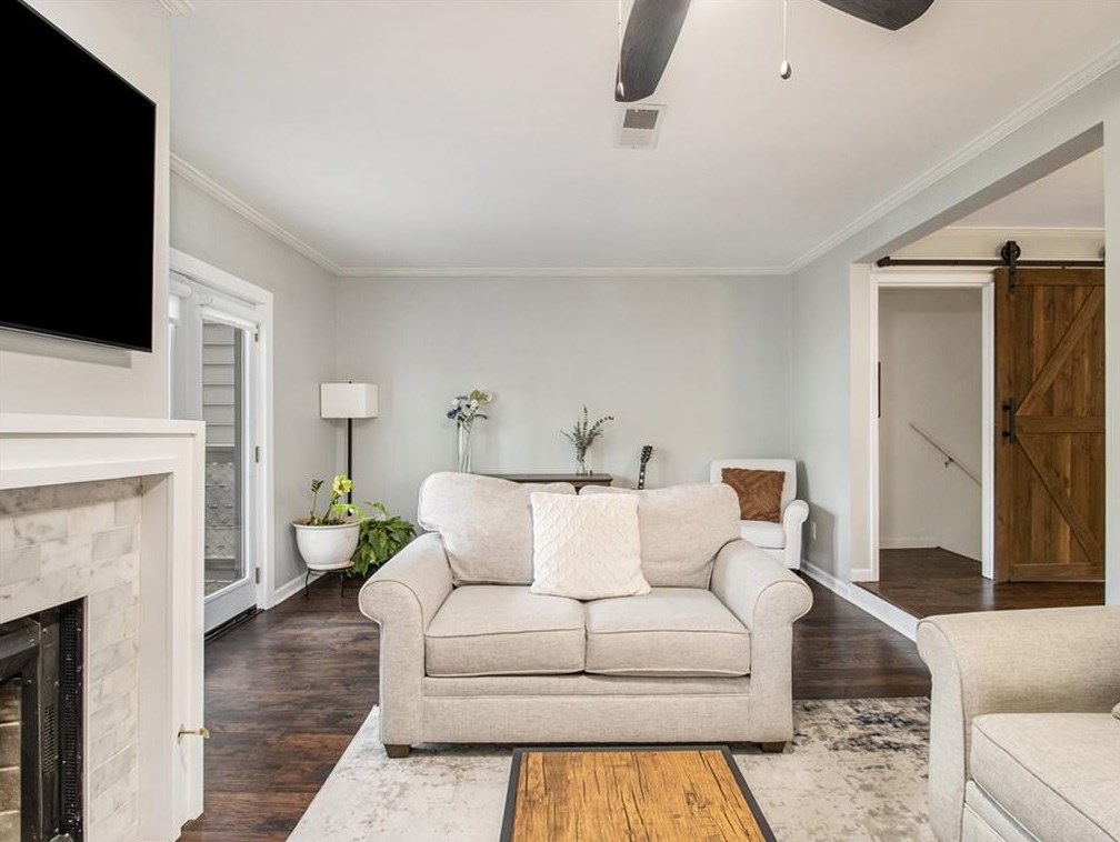 1196 Weatherstone Dr, Atlanta GA  30324-4643 exterior